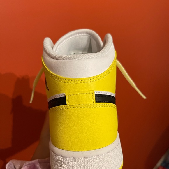 Jordan 1 mid “Dynamic yellow floral” - Picture 5 of 5